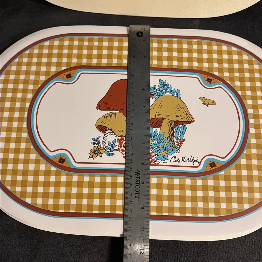 Great Condition Vintage Cala Di Volpe Vinyl Oval Foam Placemats Mushroom Set /6